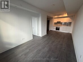 4015 The Exchange in Mississauga, ON - Building Photo - Building Photo