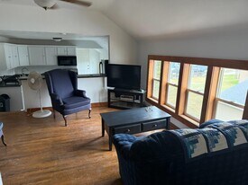 2482 Bangs St in Marinette, WI - Building Photo