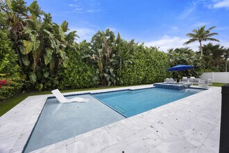 52 PineHill Trail E in Jupiter, FL - Building Photo - Building Photo