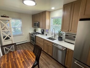 950 S Plympton St in New Milford, NJ - Building Photo - Building Photo