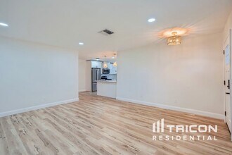 2894 Cathy Ln in Clearwater, FL - Building Photo - Building Photo