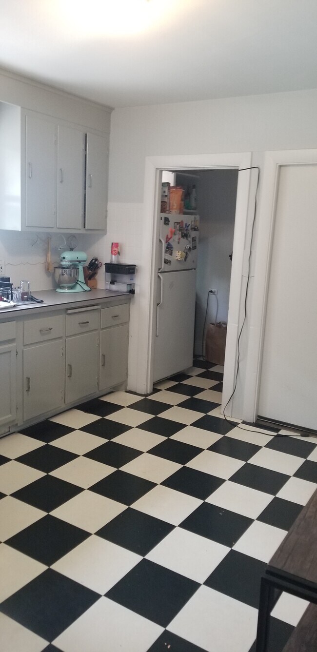879 Broadway, Unit 1