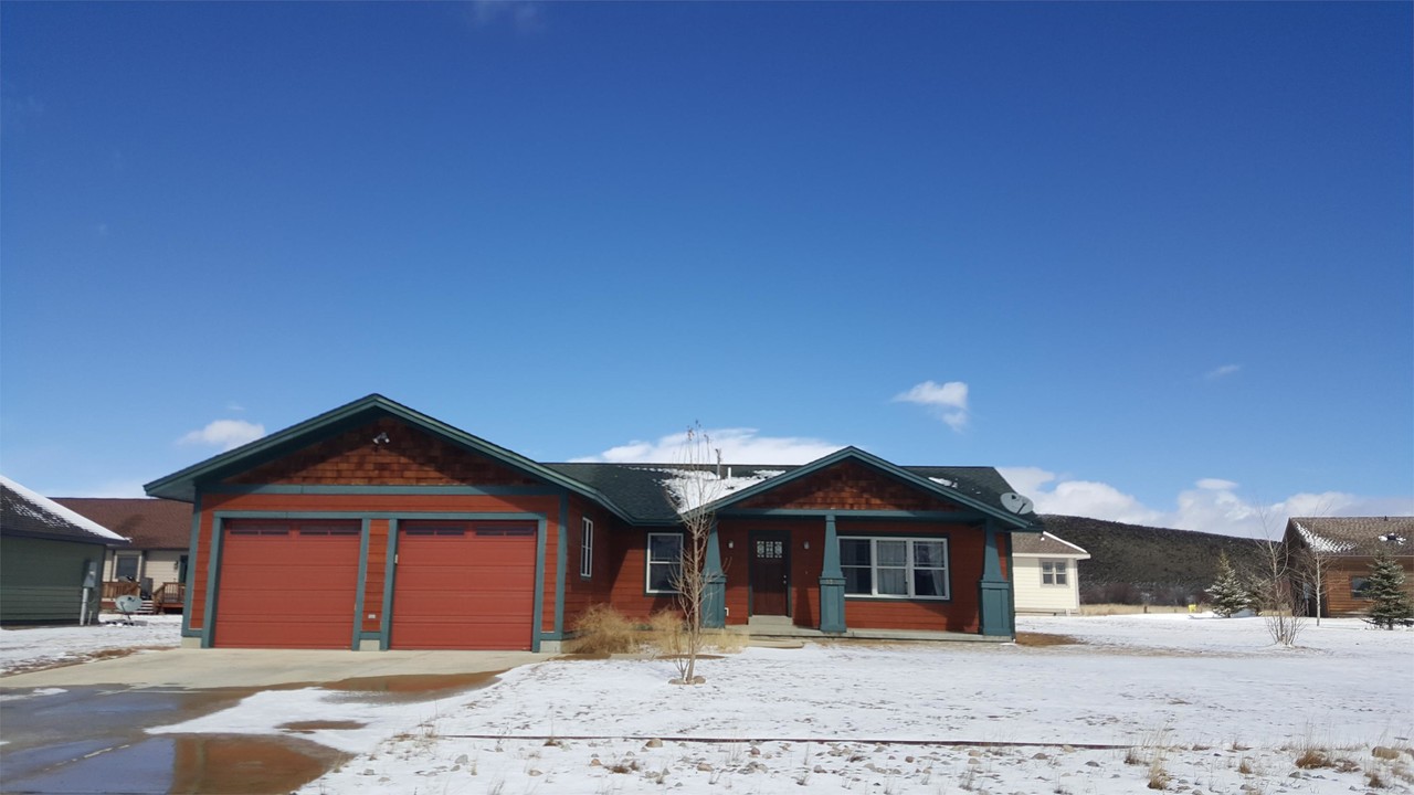 835 Austin Ln in Pinedale, WY - Building Photo