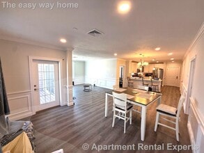 320 Middlesex Ave, Unit #D107 in Medford, MA - Foto de edificio - Building Photo