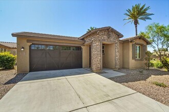 9233 W Dreyfus Dr in Peoria, AZ - Building Photo - Building Photo