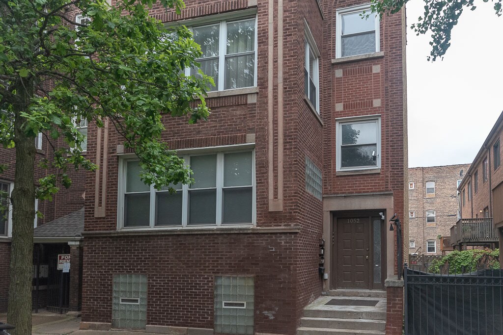 1052 N Oakley Blvd, Unit G in Chicago, IL - Building Photo