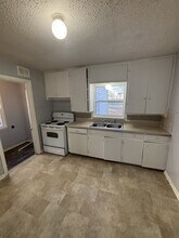 1912 N Grove St in Wichita, KS - Building Photo - Building Photo