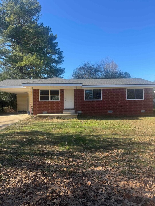 712 Cedar Dr in Heber Springs, AR - Building Photo