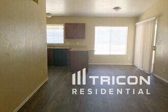 10710 W Sells Dr in Phoenix, AZ - Building Photo - Building Photo