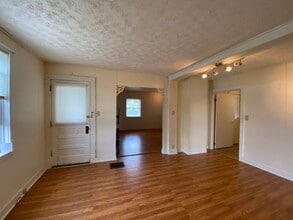 212 Central Ave in Chicora, PA - Building Photo - Building Photo