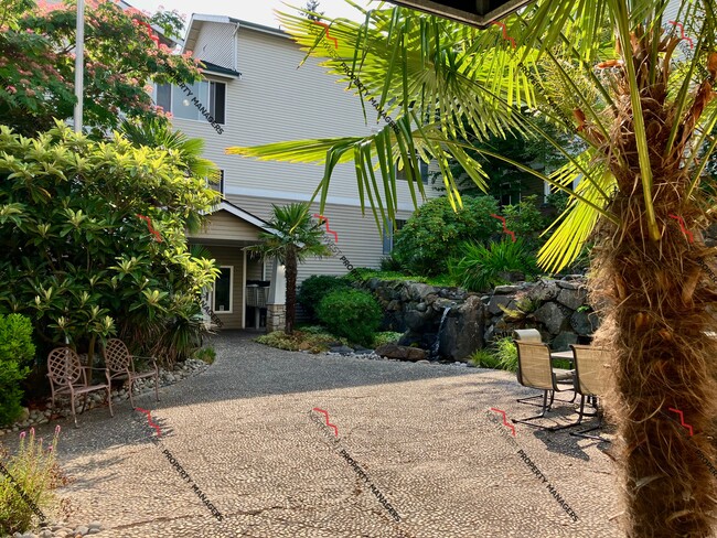 Oasis Apartments in Tacoma, WA - Building Photo - Building Photo