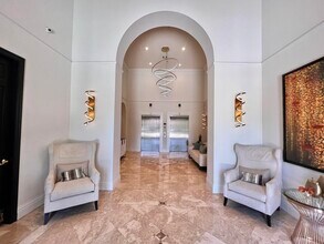 651 Okeechobee Blvd in West Palm Beach, FL - Building Photo - Building Photo