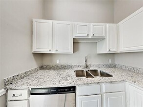 136 Pecan Dr in Griffin, GA - Building Photo - Building Photo