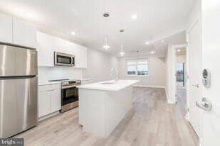 3449 Scotts Ln, Unit B314 in Philadelphia, PA - Building Photo