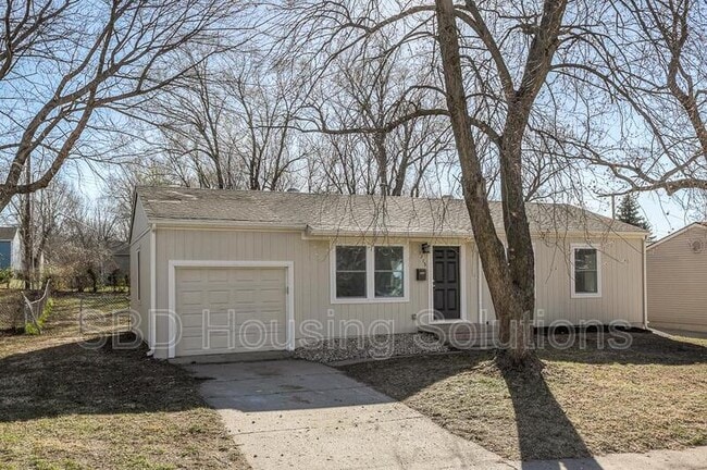 property at 1215 N Cedarcrest Dr