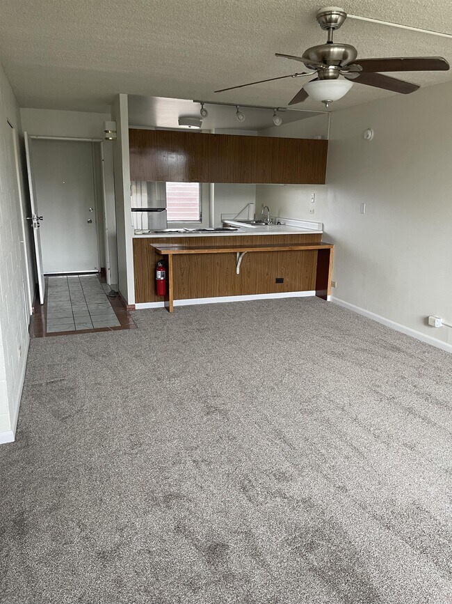 5122 Likini St in Honolulu, HI - Building Photo - Building Photo