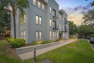 Texas Apartments in Tampa, FL - Building Photo - Building Photo