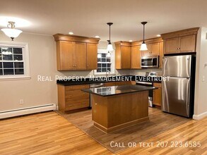 111 Scott Dyer Rd in Cape Elizabeth, ME - Building Photo - Building Photo