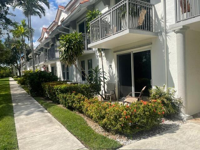 2044 Alta Meadows Ln in Delray Beach, FL - Building Photo - Building Photo