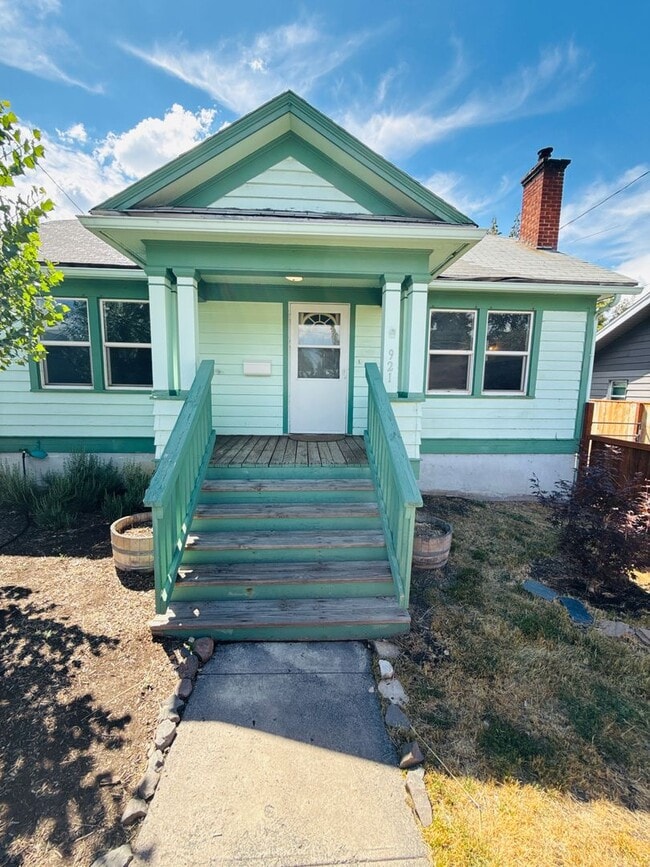 property at 921 Prospect St