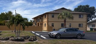 Gemini Apartments in Cape Coral, FL - Building Photo