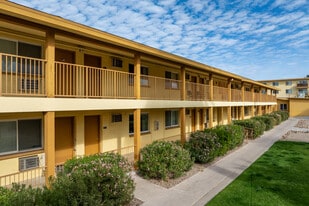Catalina Village Apartments in Tucson, AZ - Building Photo