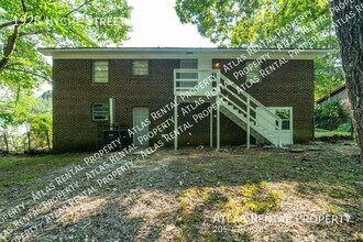 1928 Hyche St in Fultondale, AL - Foto de edificio - Building Photo