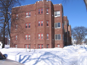 Barrington Manor in Fargo, ND - Building Photo - Building Photo