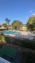 5192 NE 6th Ave, Unit 830 in Oakland Park, FL - Building Photo - Building Photo