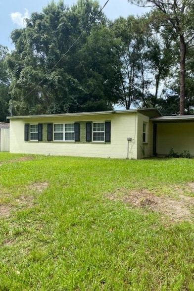 926 Apache St in Tallahassee, FL - Building Photo - Building Photo