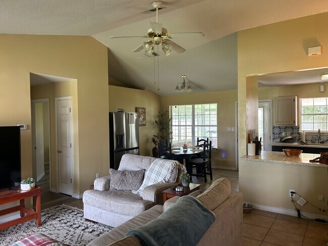 4007 Lochmoor Dr in Pensacola, FL - Building Photo - Building Photo