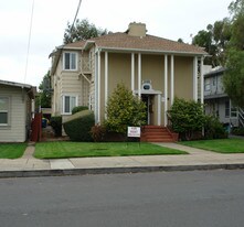 235 Anita Rd in Burlingame, CA - Building Photo