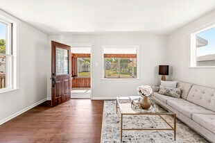 174 W 7th St in Peru, IN - Building Photo