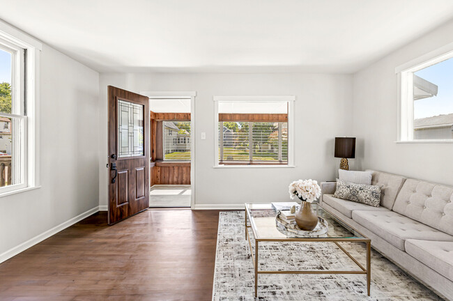 property at 174 W 7th St