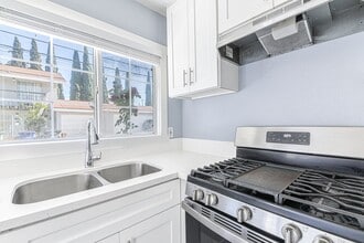 11859 207th St in Lakewood, CA - Building Photo - Building Photo