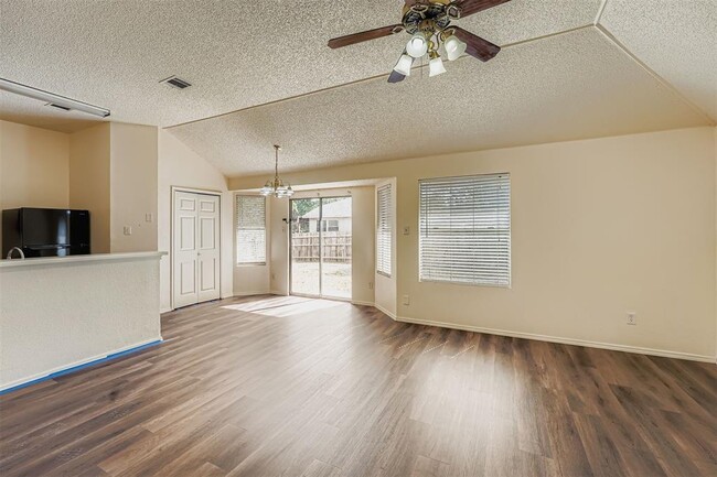 1609 Honeysuckle Ln in Round Rock, TX - Building Photo - Building Photo