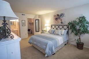 Hunt Club in Cockeysville, MD - Building Photo