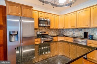 2236 Christian St in Philadelphia, PA - Building Photo - Building Photo