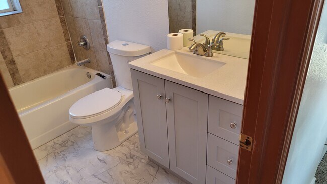 6644 Provincial Dr, Unit 6644 Provincial Dr in Fountain, CO - Foto de edificio - Building Photo