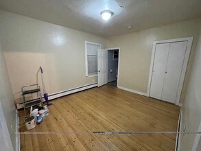 7 Grover St, Unit Unit 1 in North Providence, RI - Building Photo - Building Photo