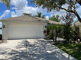 3410 Trapnell Ridge Dr in Plant City, FL - Building Photo