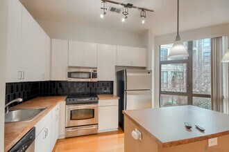 525 E 6th St in Charlotte, NC - Building Photo - Building Photo