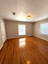 1915 Binz St in Houston, TX - Building Photo - Building Photo