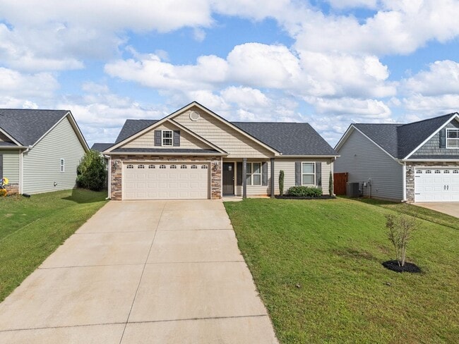 107 Highland Spgs Lp in Inman, SC - Building Photo - Building Photo
