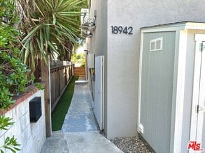 18942 Covello St in Los Angeles, CA - Building Photo - Building Photo