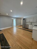 152 Main St in Hoosick Falls, NY - Building Photo