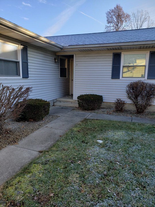 73 Townsend Ave in Norwalk, OH - Building Photo