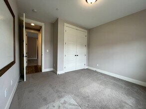 21208 Connells Prairie Rd in Bonney Lake, WA - Building Photo - Building Photo