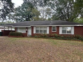 942 Hillman St in Montgomery, AL - Building Photo