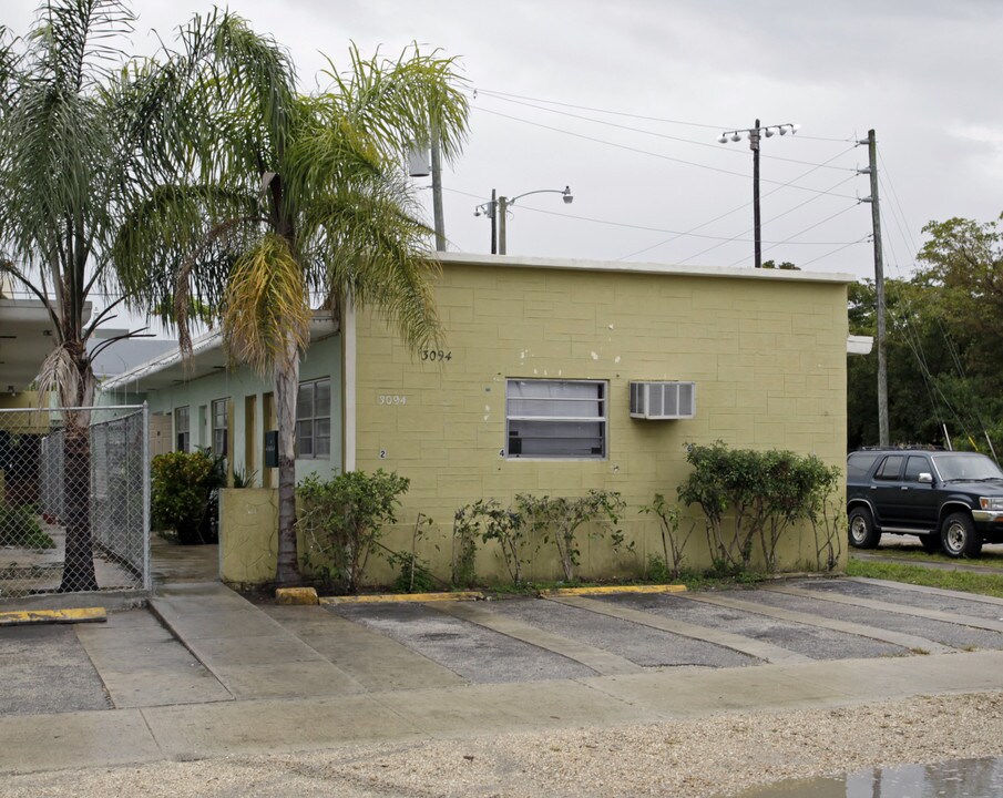 3090-3094 SW 27th Ln in Miami, FL - Building Photo